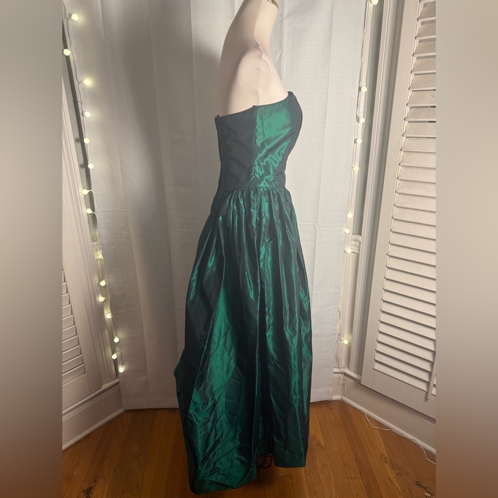 Stunning Emerald Strapless Prom Gown - Picture 2 of 8